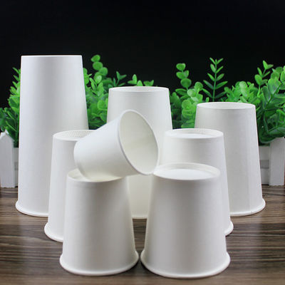 Las tazas de consumición espesadas de encargo disponibles de la oficina empapelan las tazas de café